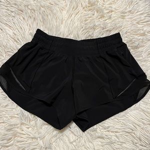 Lululemon Hotty hots Low rise 2.5” size 6